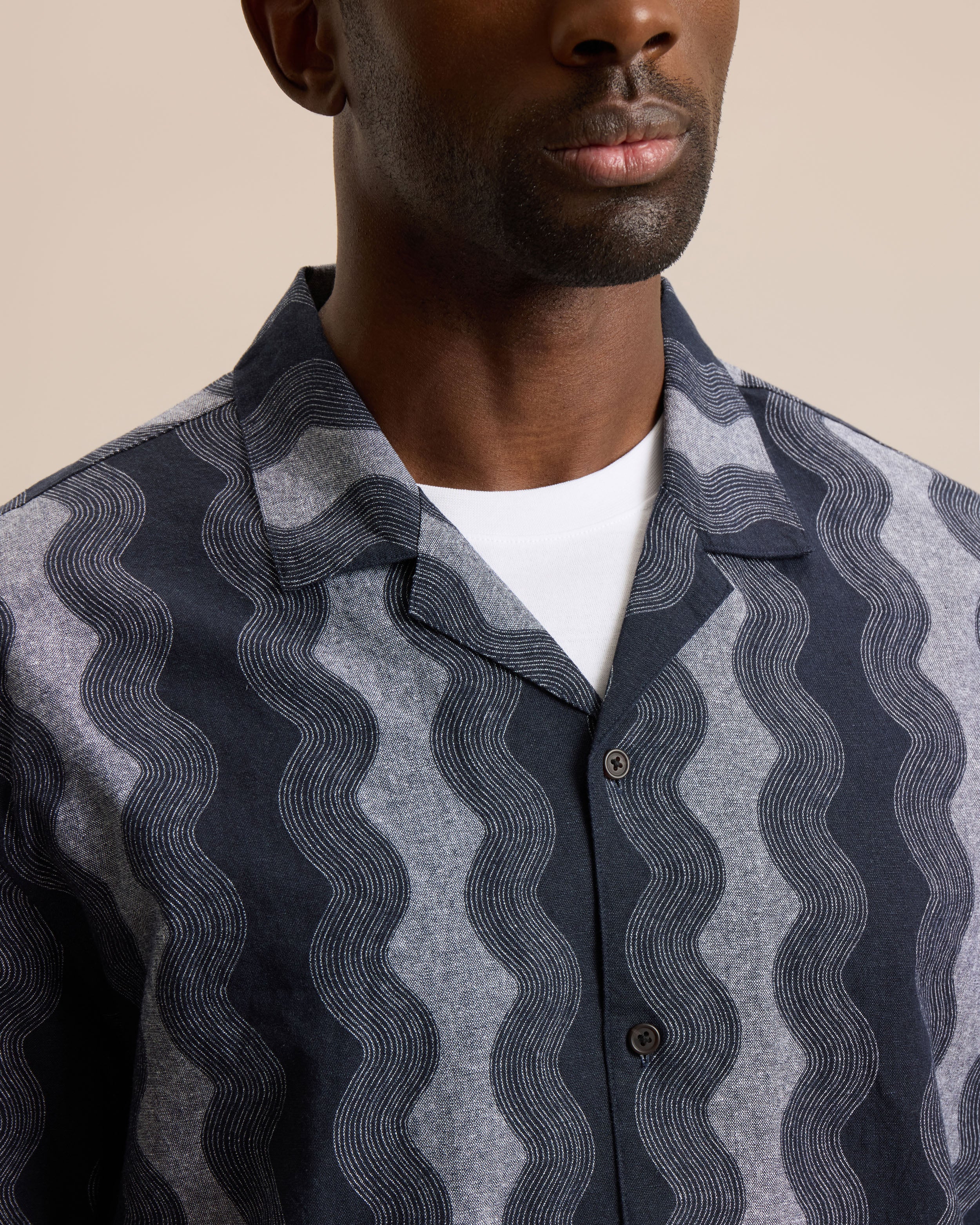 PRINTED CHAMBRAY RESORT SHIRT - Image 3
